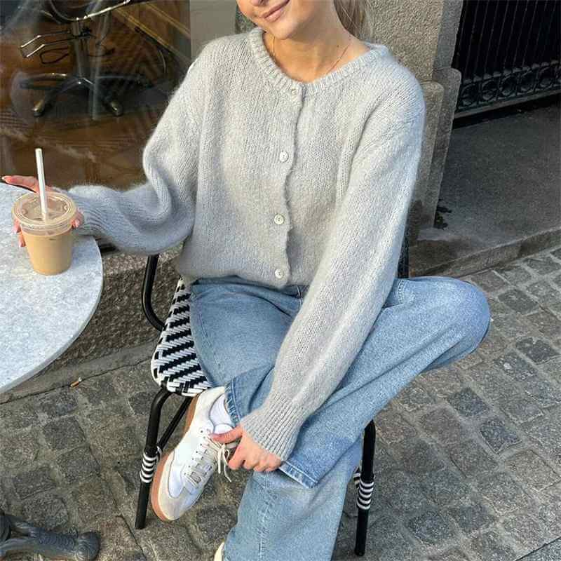 Addilyn Cardigan Femme – Soft & Elegant Sweater in Comfortable Knit for Winter