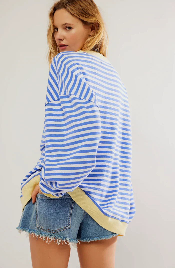 Mila Sweat Oversize – Comfortable Sweatshirt with Classic Stripes and Contrasting Details