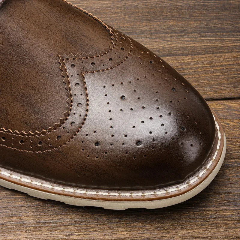 Men’s Classic Brogue Oxford Shoes – Formal Wingtip Design