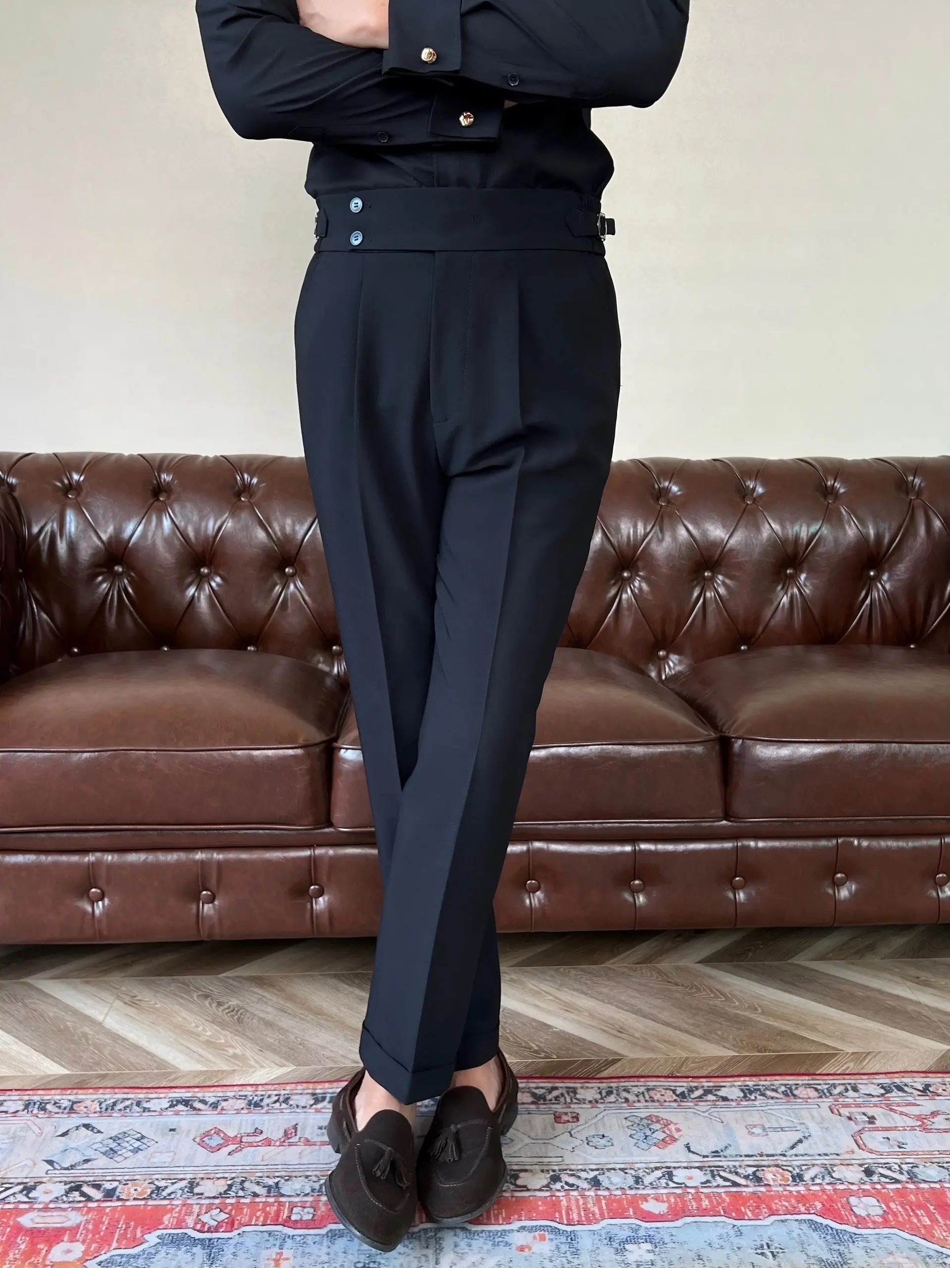 Men’s Pleated Trousers – Side-Tab Adjusters and Stretch Fit for Modern Tailoring