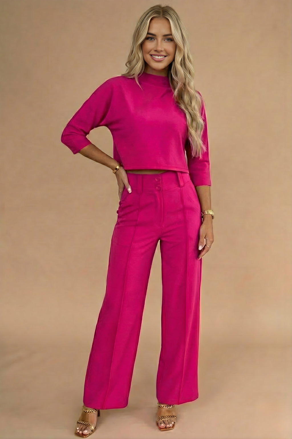 Women’s Cropped Two-Piece Set – Long Sleeve Crop Top and High-Waisted Trousers for Smart Casual Styling