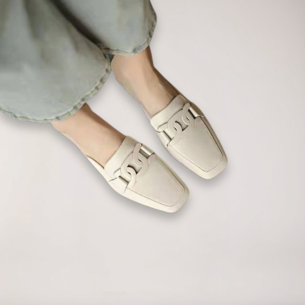 Women’s Structured Casual Shoes – Refined Low-Profile Design for All-Day Styling