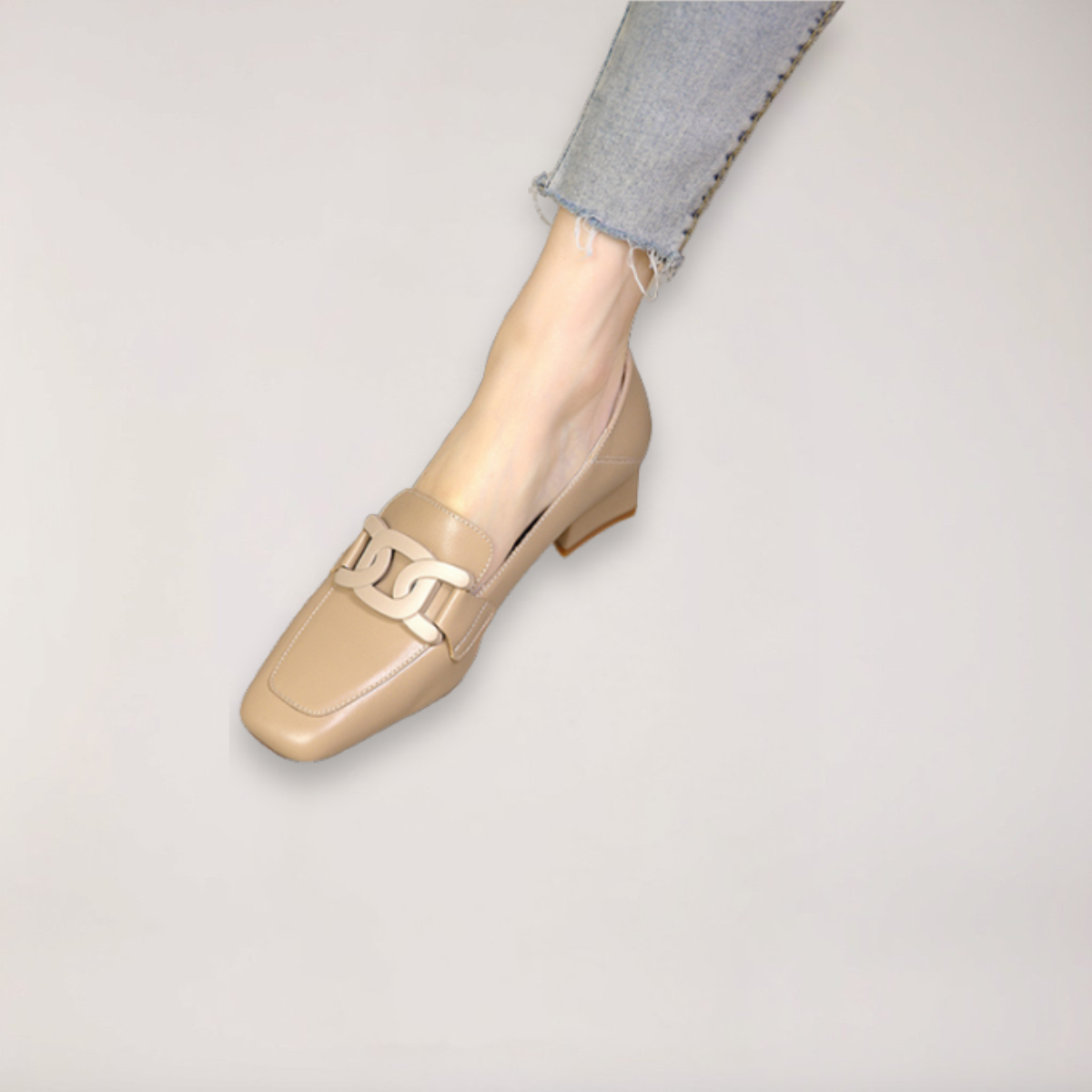 Women’s Structured Casual Shoes – Refined Low-Profile Design for All-Day Styling