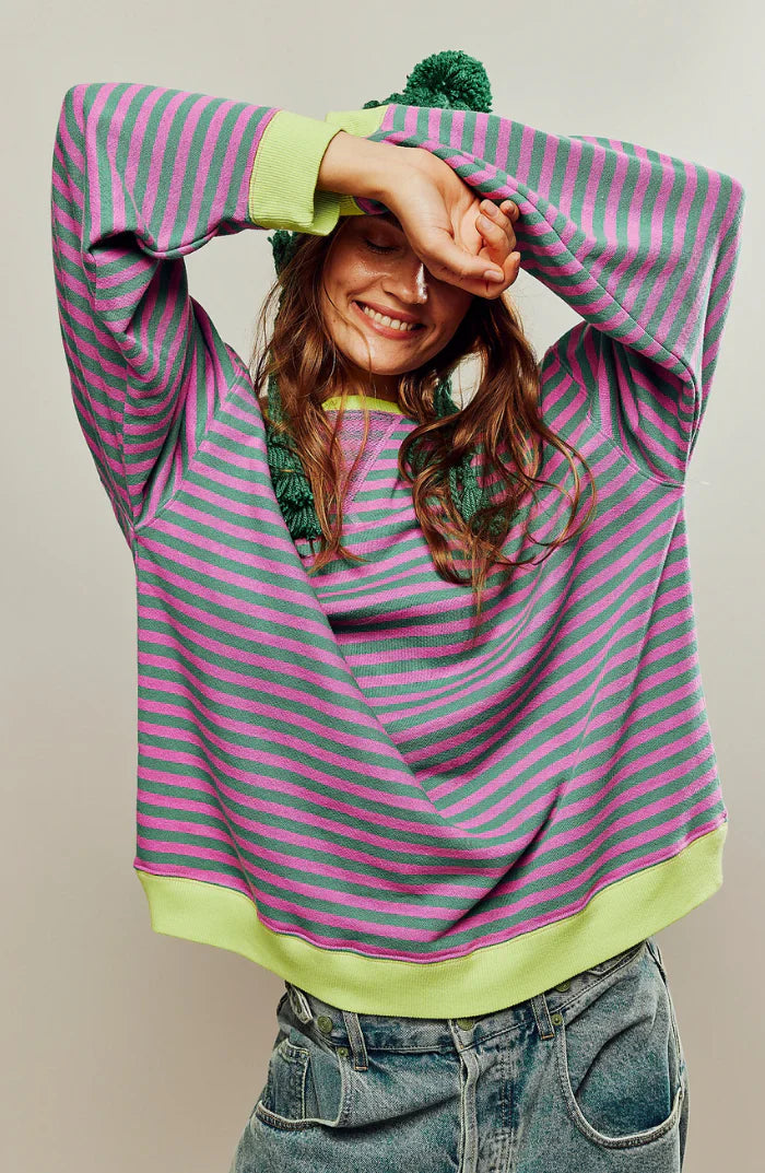 Mila Sweat Oversize – Comfortable Sweatshirt with Classic Stripes and Contrasting Details