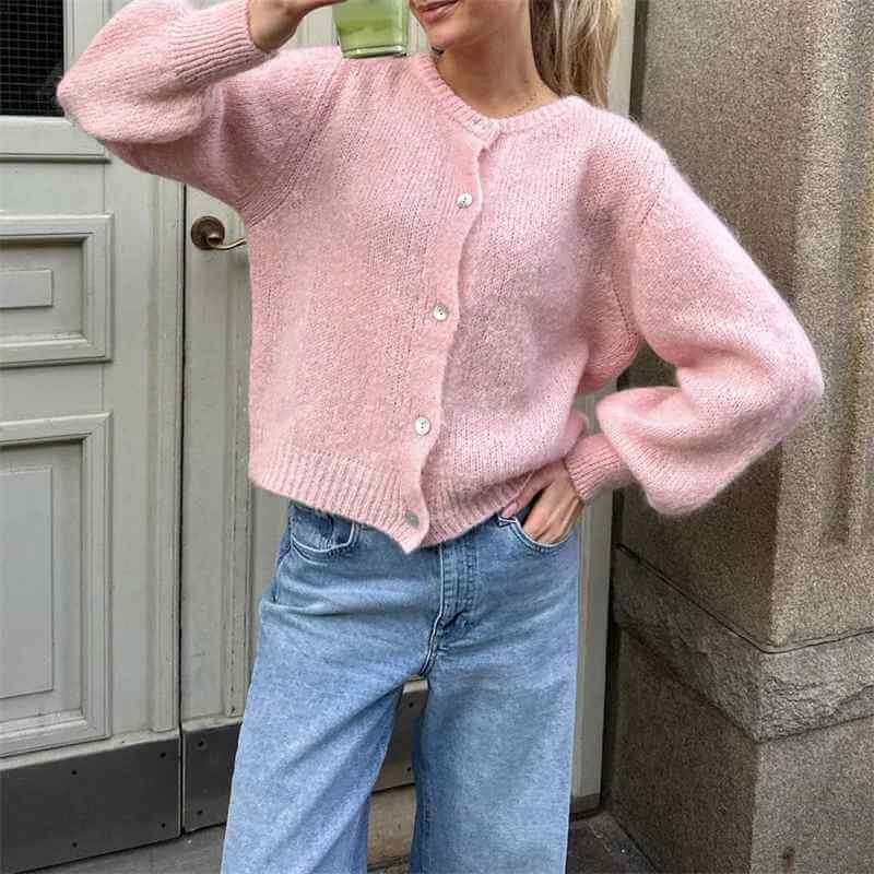 Addilyn Cardigan Femme – Soft & Elegant Sweater in Comfortable Knit for Winter