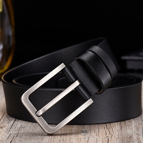 Classic Belt with Brushed Buckle – Timeless Finish for Formal Looks