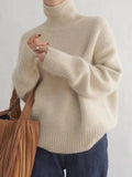 Lynn Pull Femme – Turtleneck in Soft Wool & Elegant for Chic Winter Look