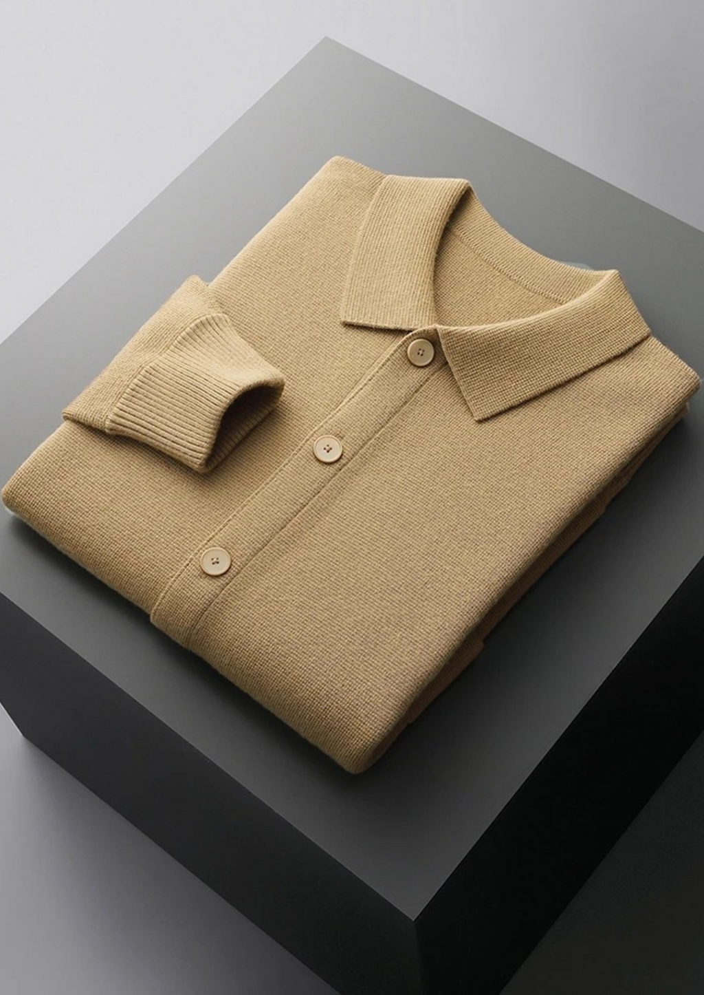 Men’s Button-Up Cardigan with Patch Pockets – Refined Everyday Layer