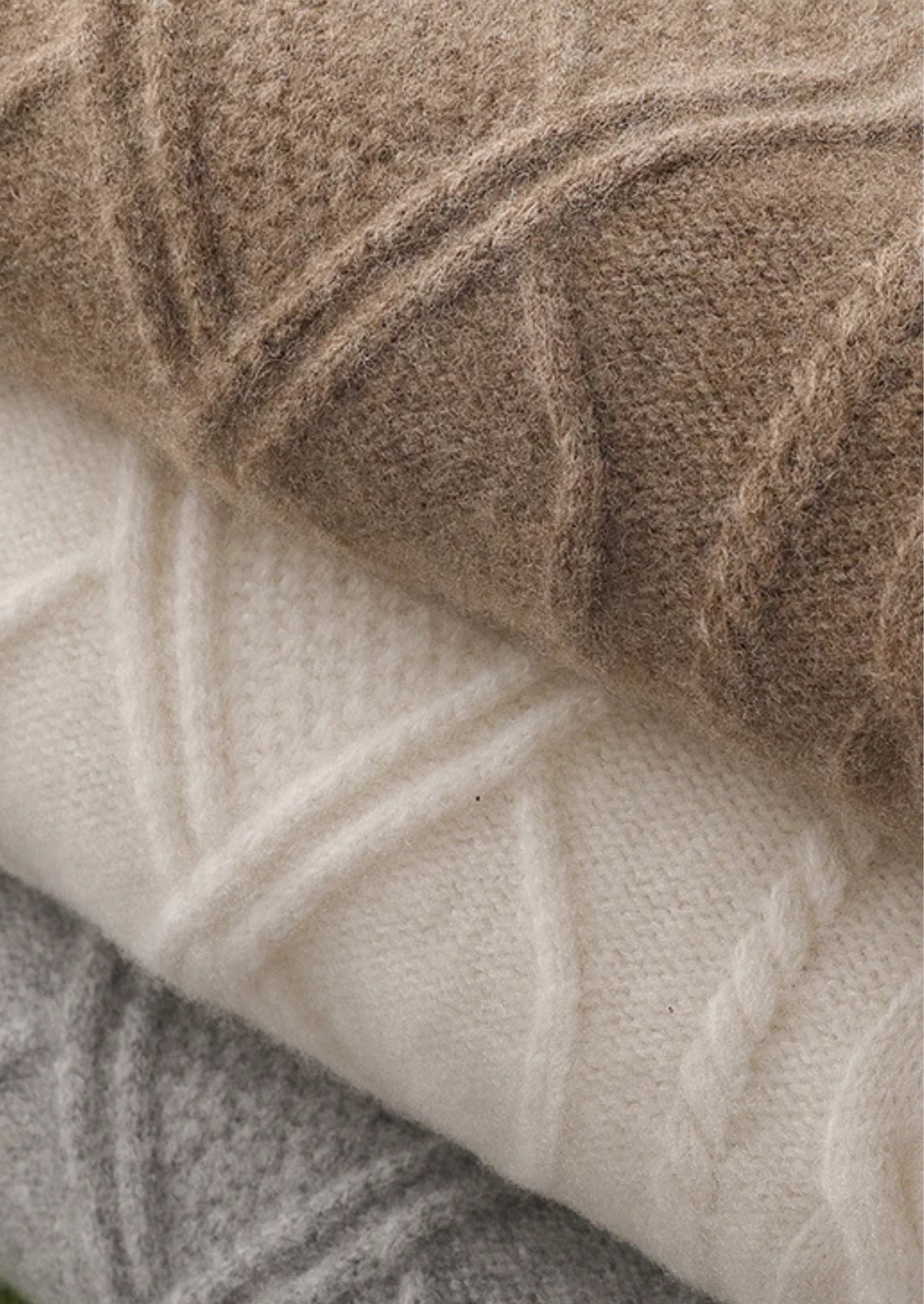 Men’s Cable Knit Crew Neck Sweater – Classic Winter Layer