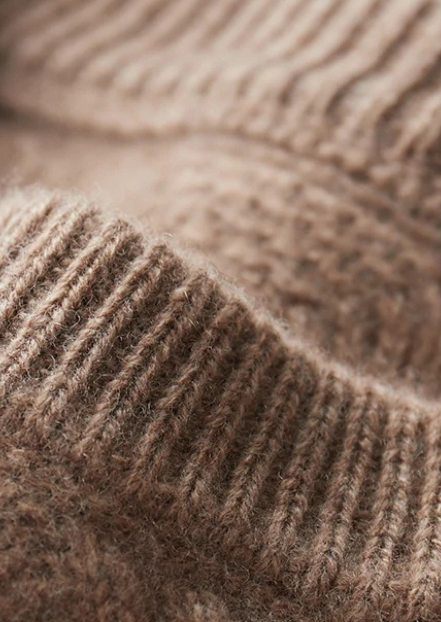 Men’s Cable Knit Crew Neck Sweater – Classic Winter Layer