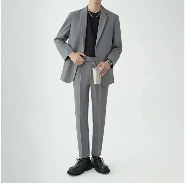 Men’s Modern Minimalist Suit Set – Tailored Fit – Streamlined Design – Formal Two-Piece