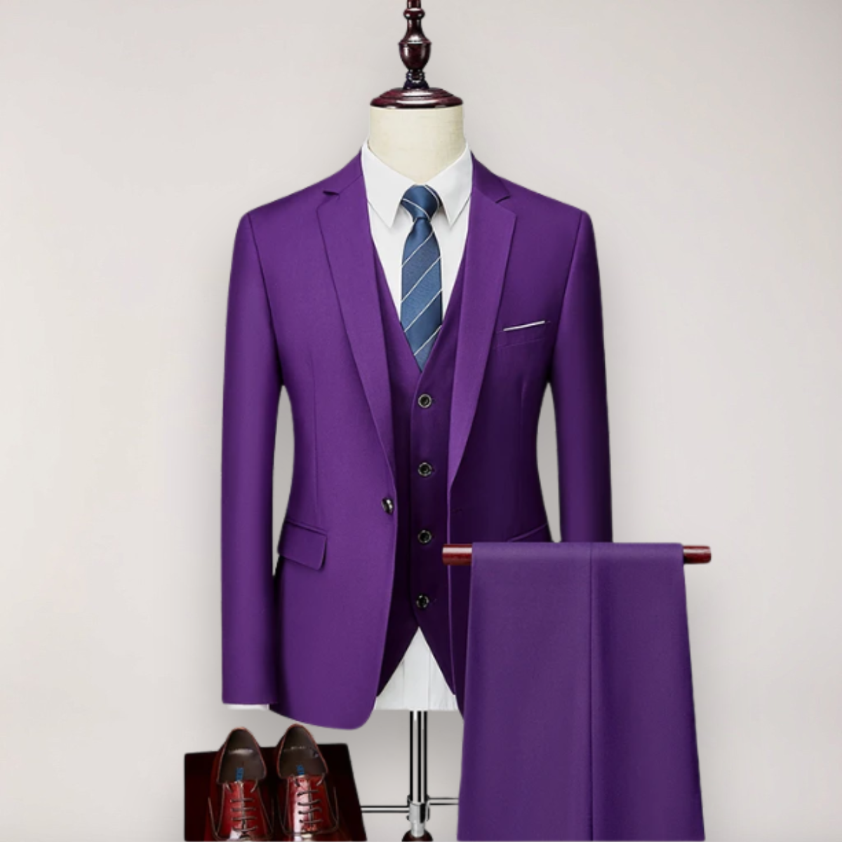 Men’s Three-Piece Suit Set – Tailored Fit Blazer, Waistcoat, and Trousers for Formal Occasions