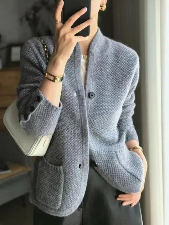 Lucille Cardigan Woman – Soft Cashmere Buttoned Sweater & Elegant Classic Cut