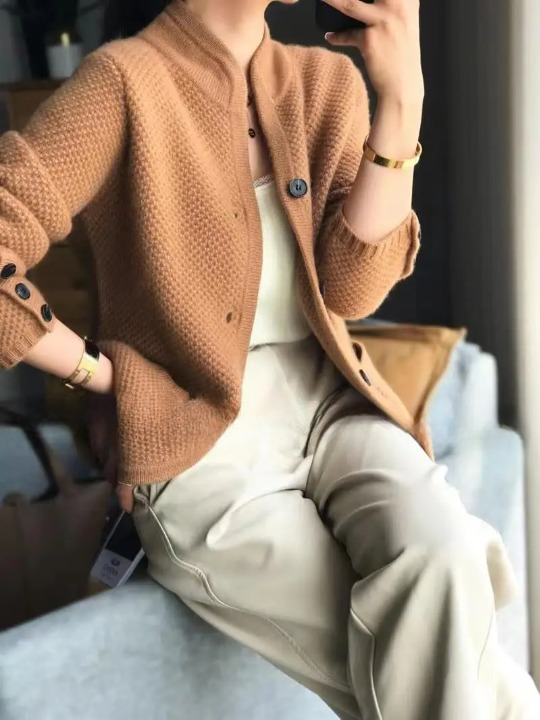 Lucille Cardigan Woman – Soft Cashmere Buttoned Sweater & Elegant Classic Cut