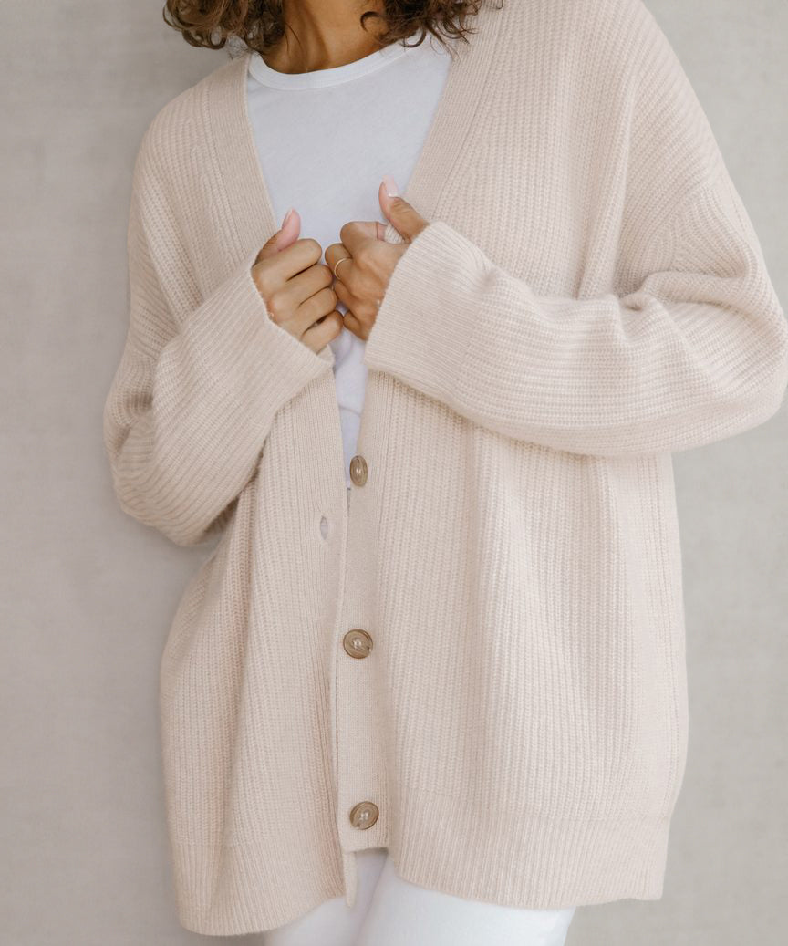 Women’s Chunky Knit Cardigan Sweater – Oversized Fit – V-Neck – Ribbed Button Front