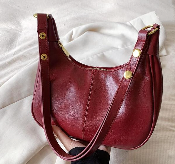 Women’s Hobo Bag – Zip Top, Adjustable Shoulder Strap, Gold Rings