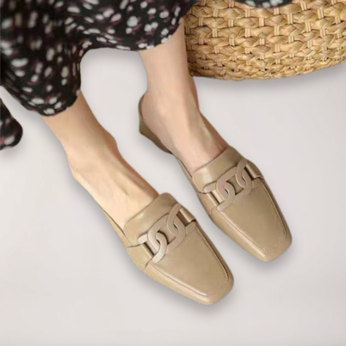 Women’s Structured Casual Shoes – Refined Low-Profile Design for All-Day Styling