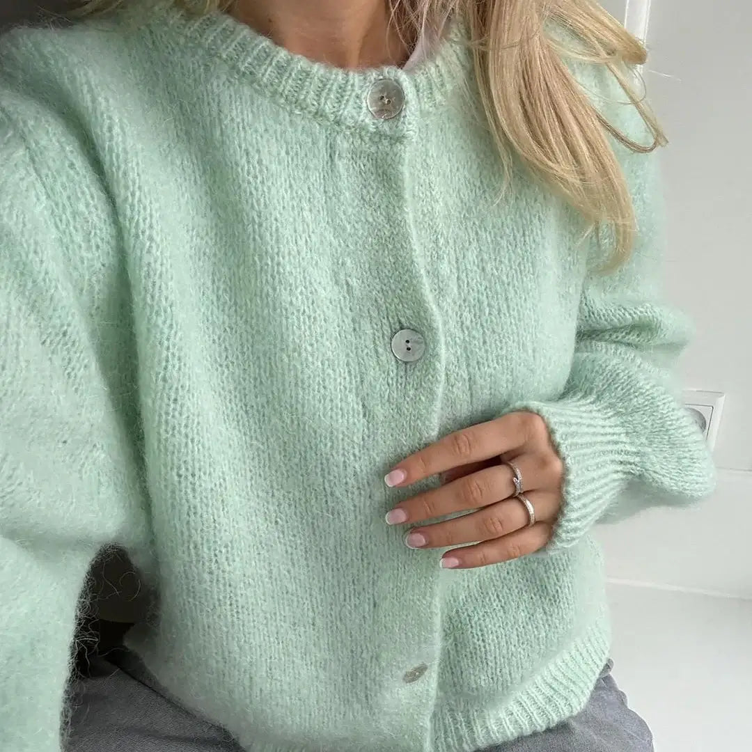 Addilyn Cardigan Femme – Soft & Elegant Sweater in Comfortable Knit for Winter